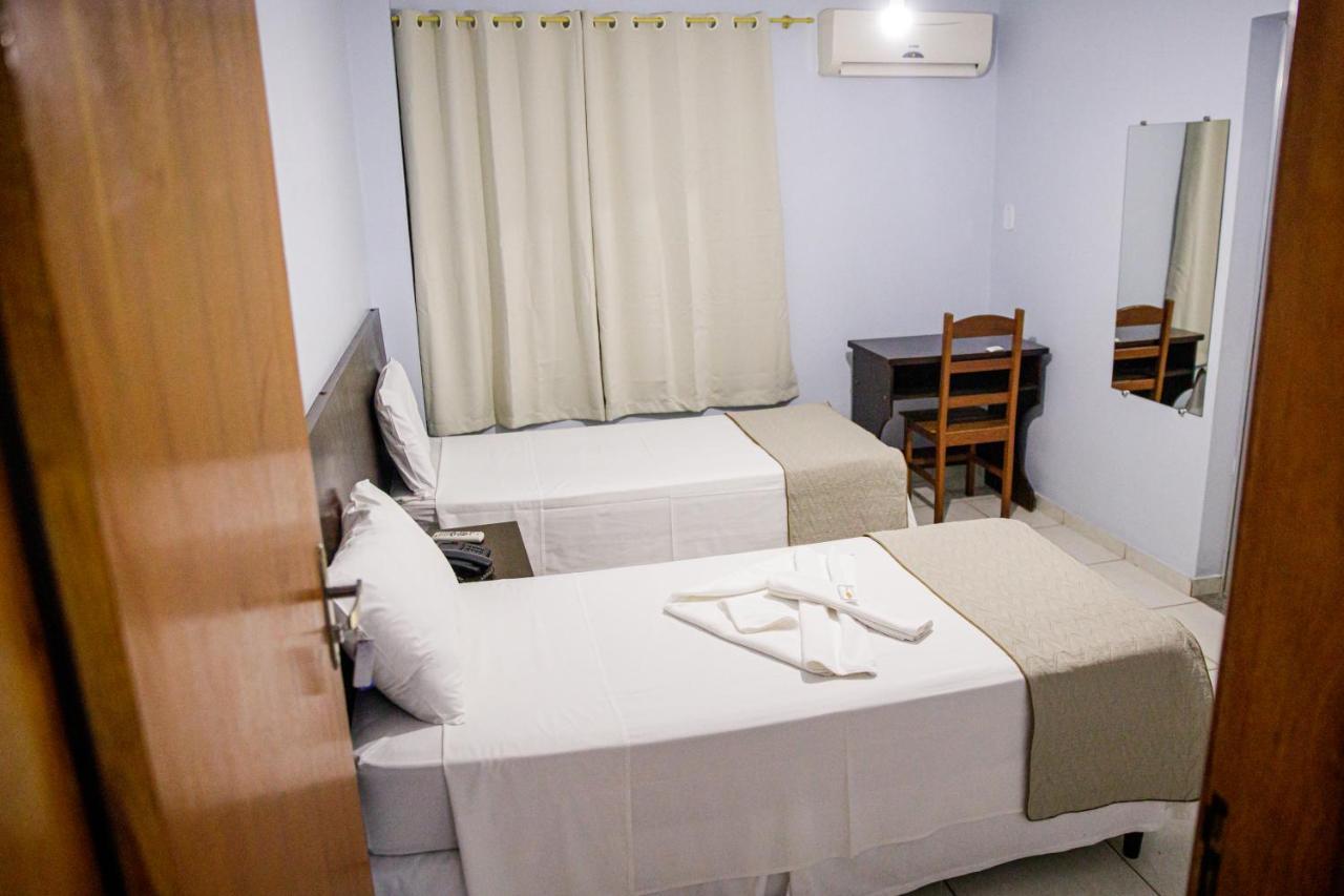 Hotel Albinos Итаперуна Екстериор снимка
