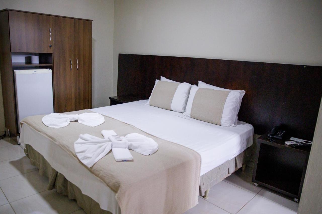 Hotel Albinos Итаперуна Екстериор снимка