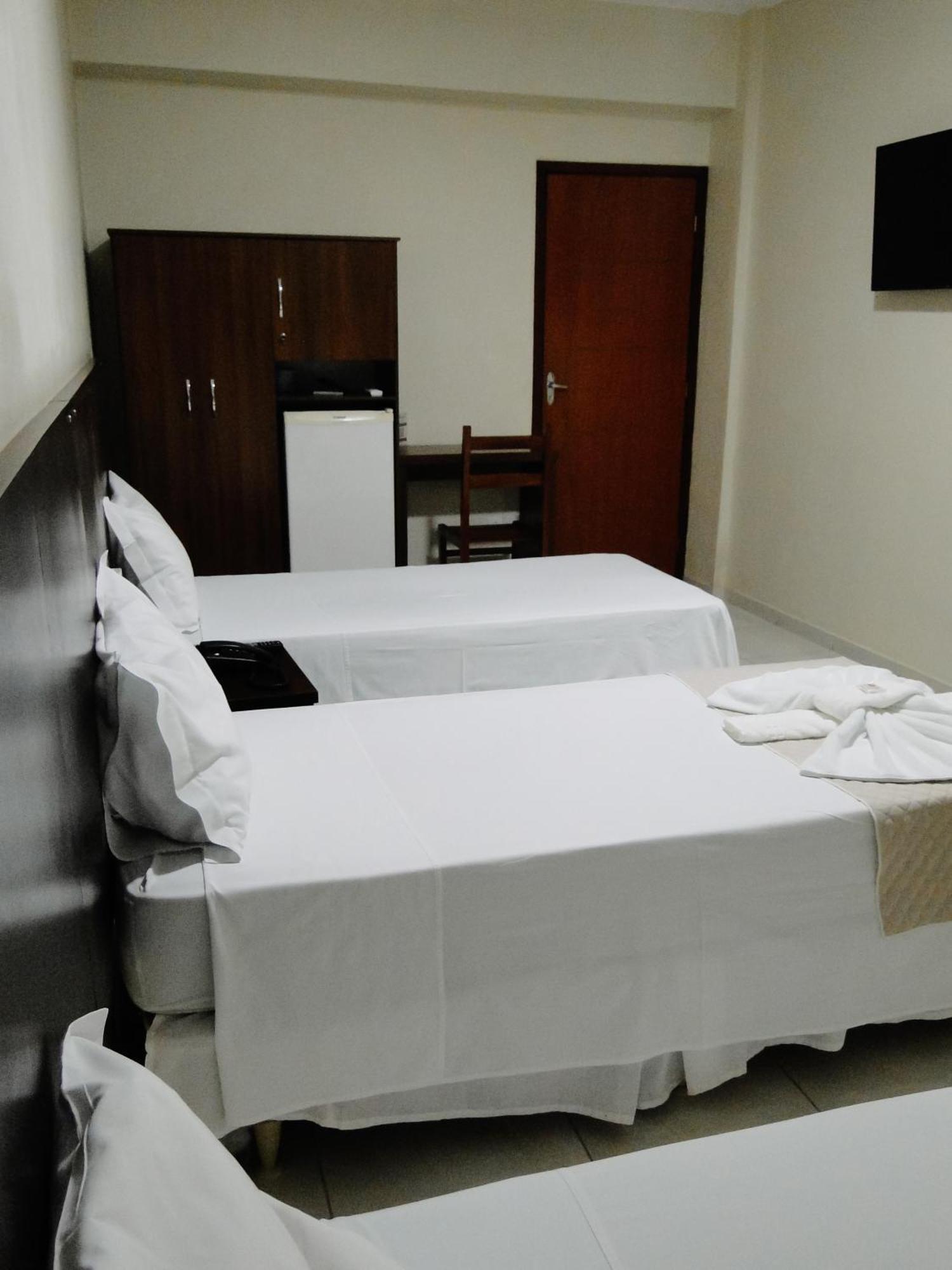 Hotel Albinos Итаперуна Екстериор снимка