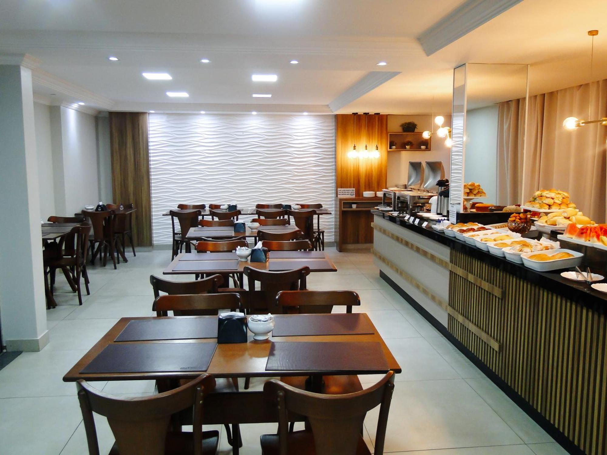 Hotel Albinos Итаперуна Екстериор снимка