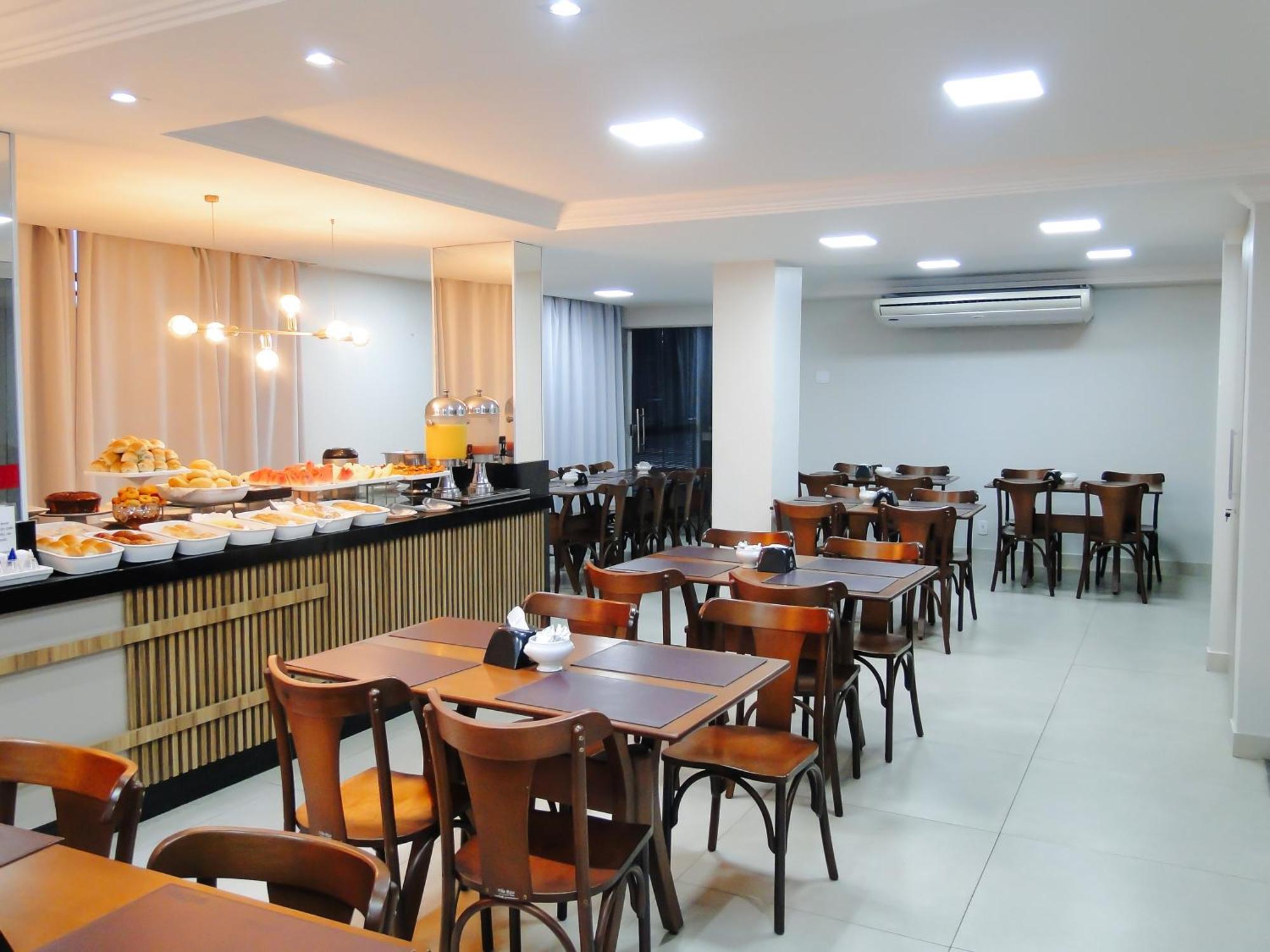 Hotel Albinos Итаперуна Екстериор снимка