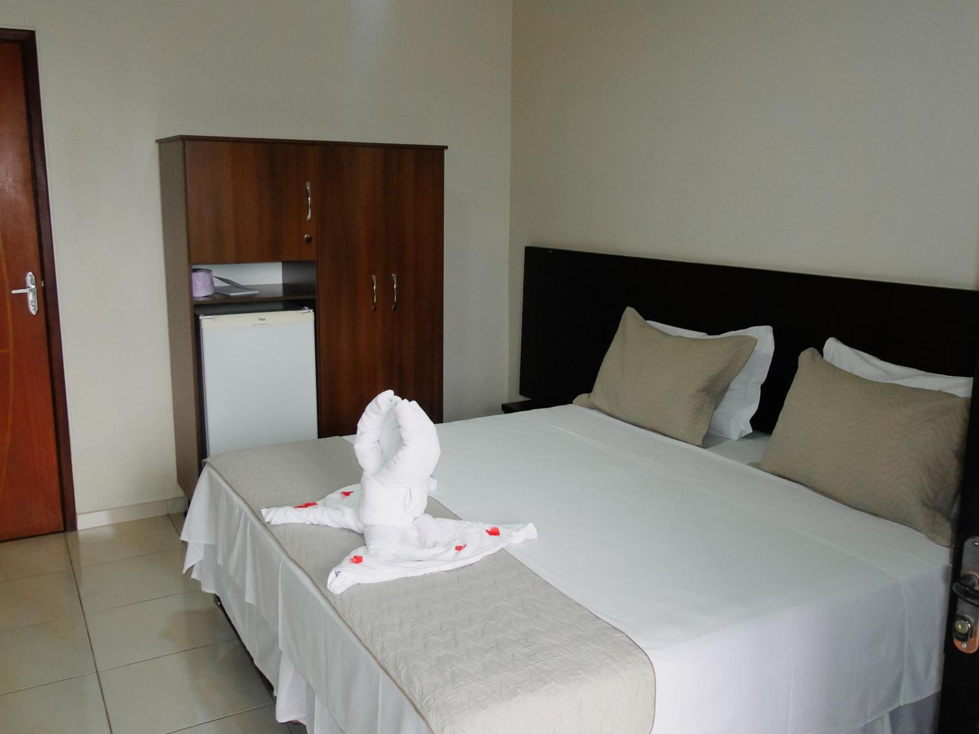 Hotel Albinos Итаперуна Екстериор снимка